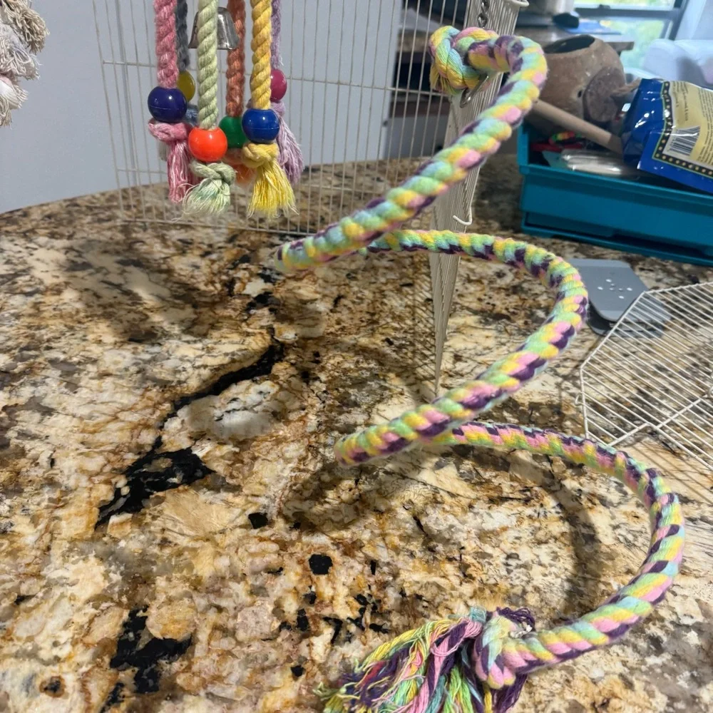 Caitec Featherland Paradise Arachnid Bird Toy, Chew toy Beak health